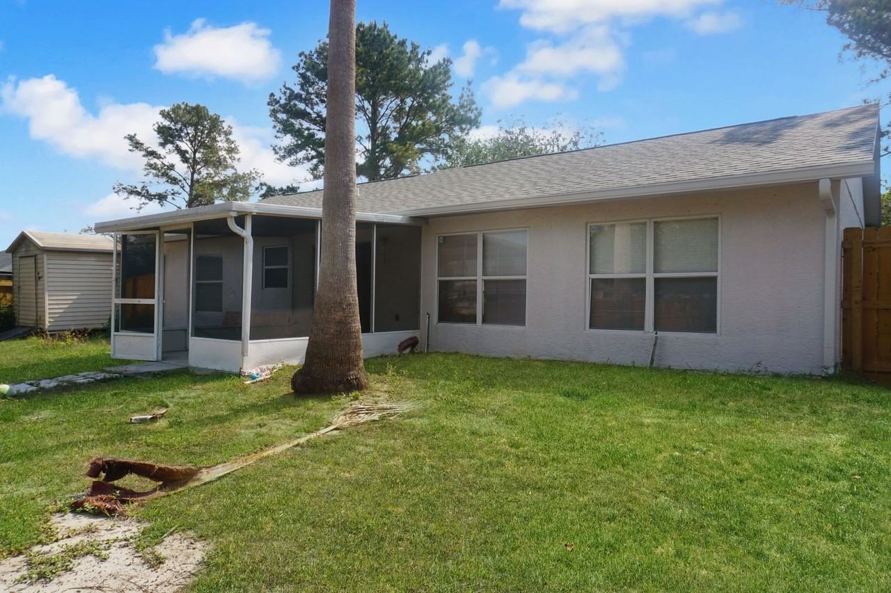 10803 Siena Dr - Photo 2 of 11