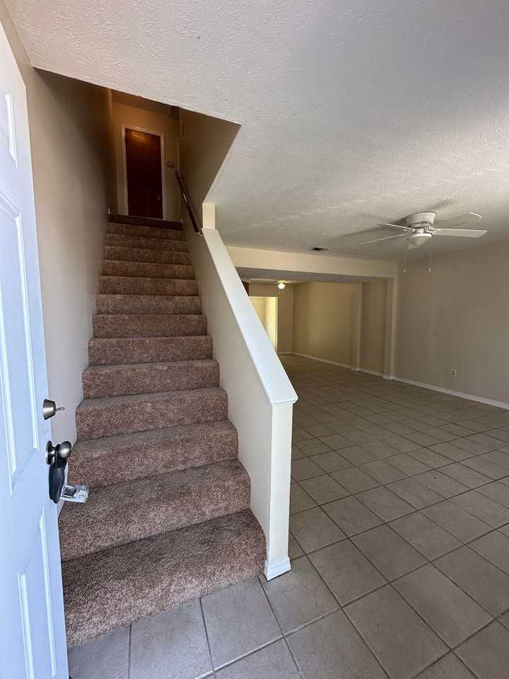 1212 Stephen Dr #1 - Photo 2 of 23