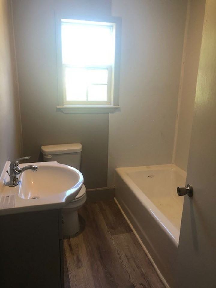 919 N 34th St - Photo 4 of 7