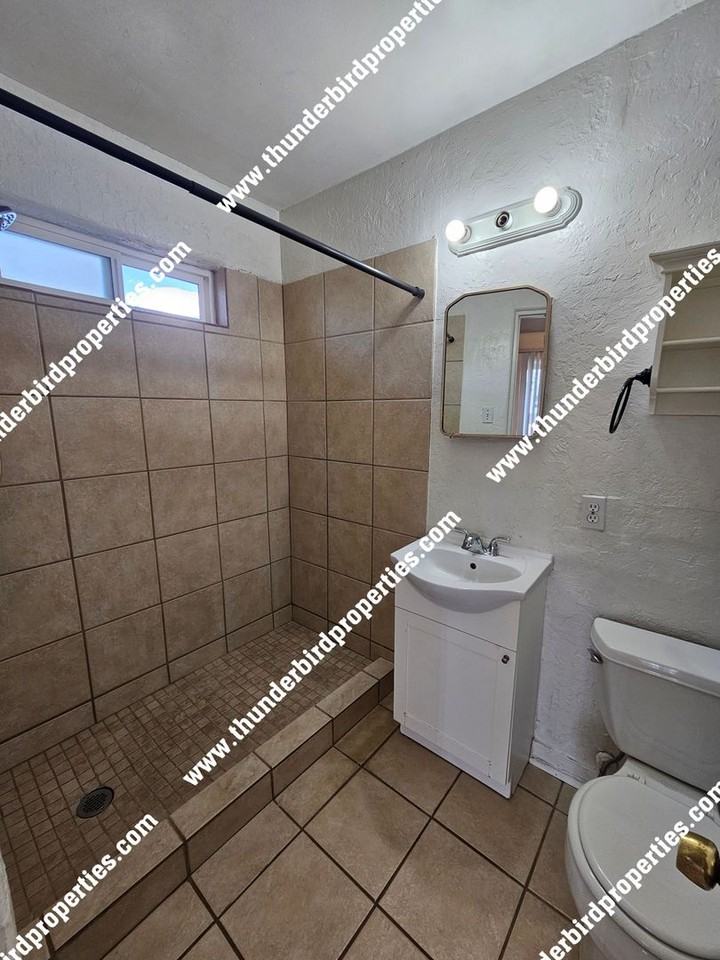 519 Pine St Se - Photo 5 of 13
