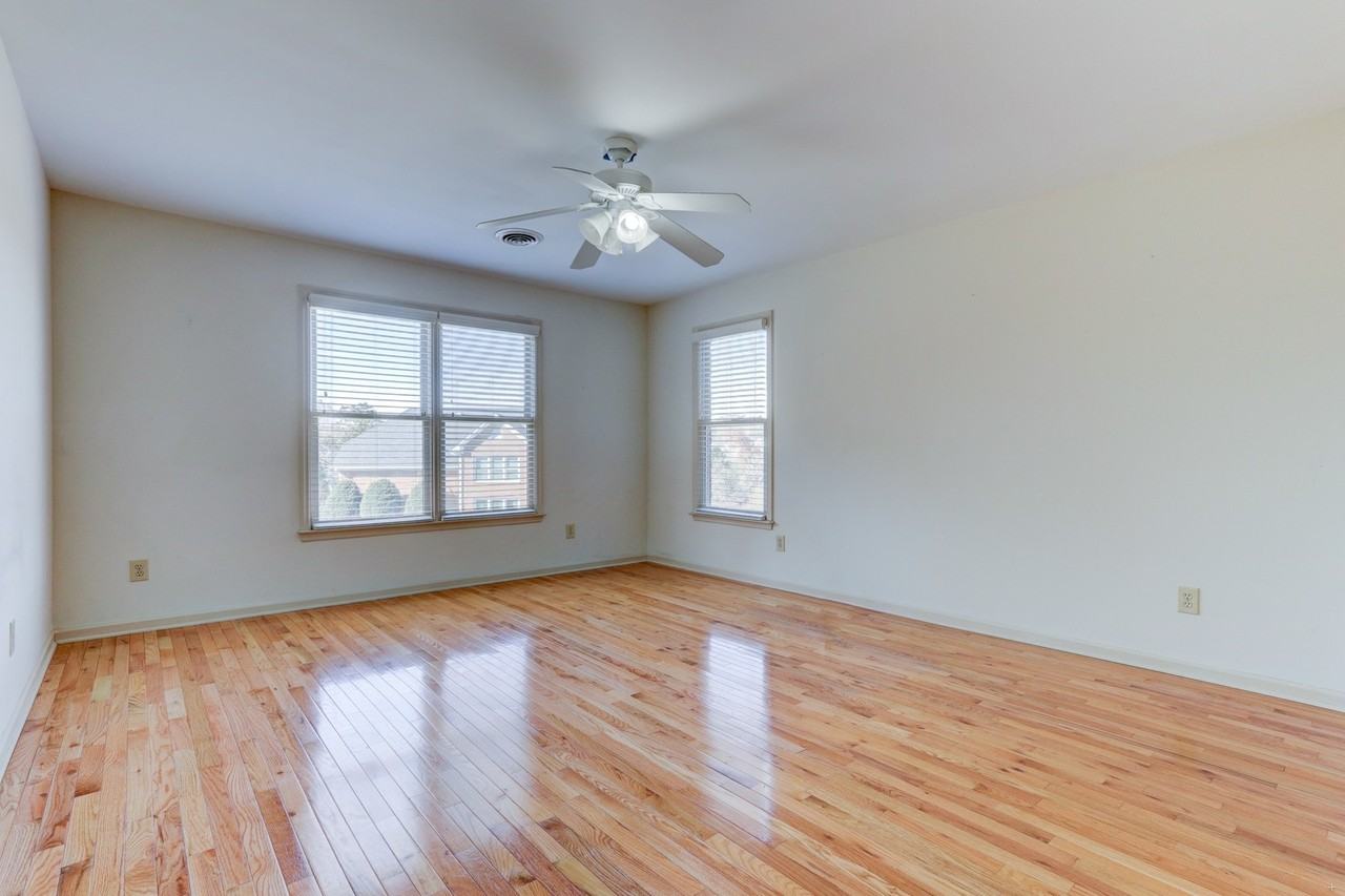 305 Lawton Blvd - Photo 5 of 30