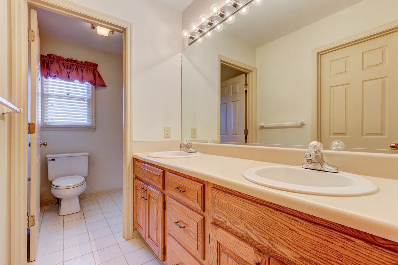 305 Lawton Blvd - Photo 6 of 30