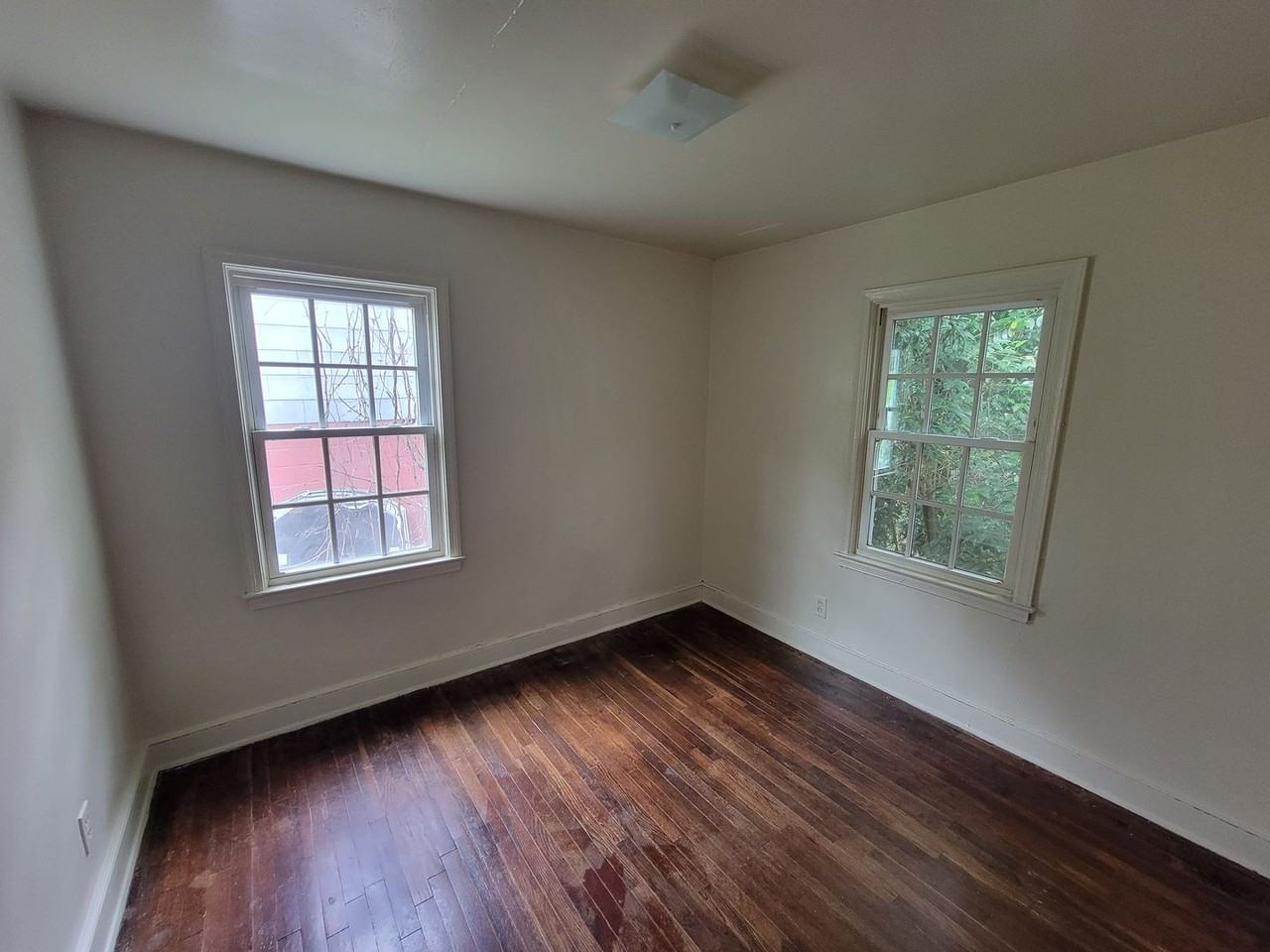615 Julian St - Photo 7 of 8