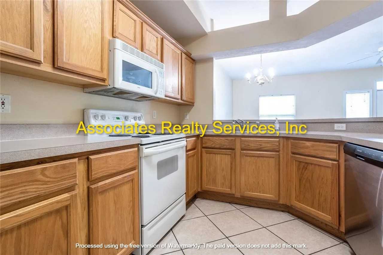 4938 Nw 1st Pl - Photo 4 of 30