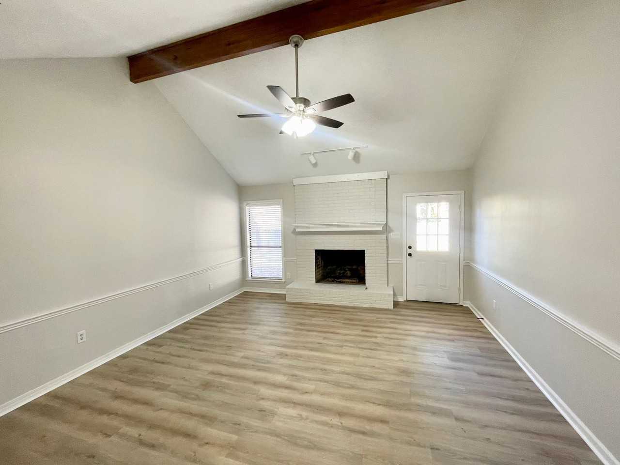 104 Sara Dr - Photo 3 of 19