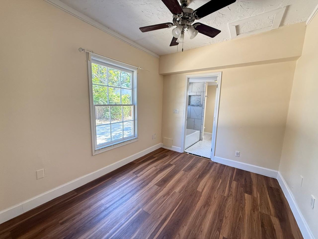 3817 Rilma Ave - Photo 3 of 22