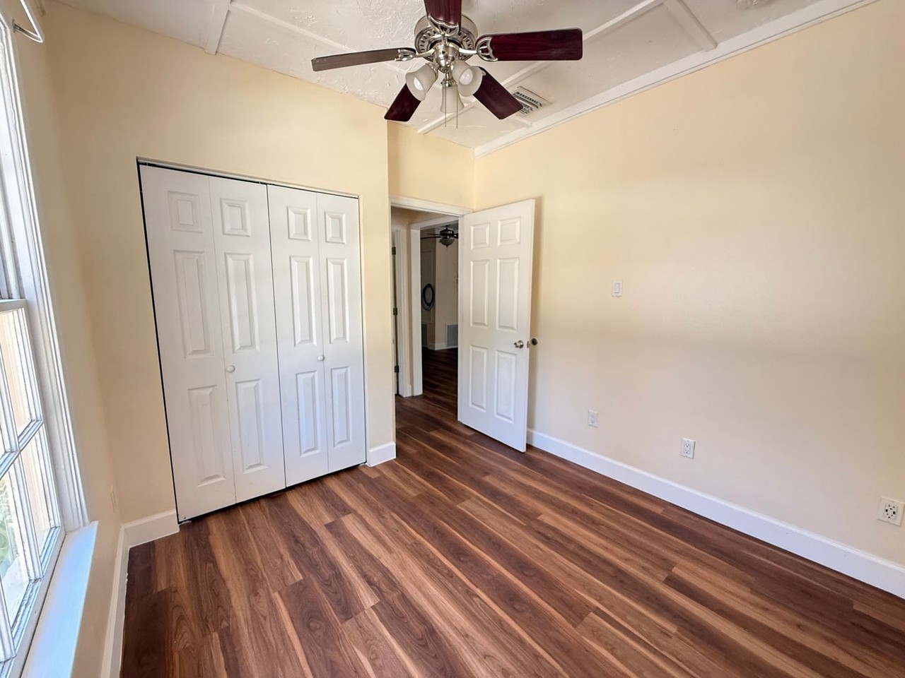 3817 Rilma Ave - Photo 4 of 22