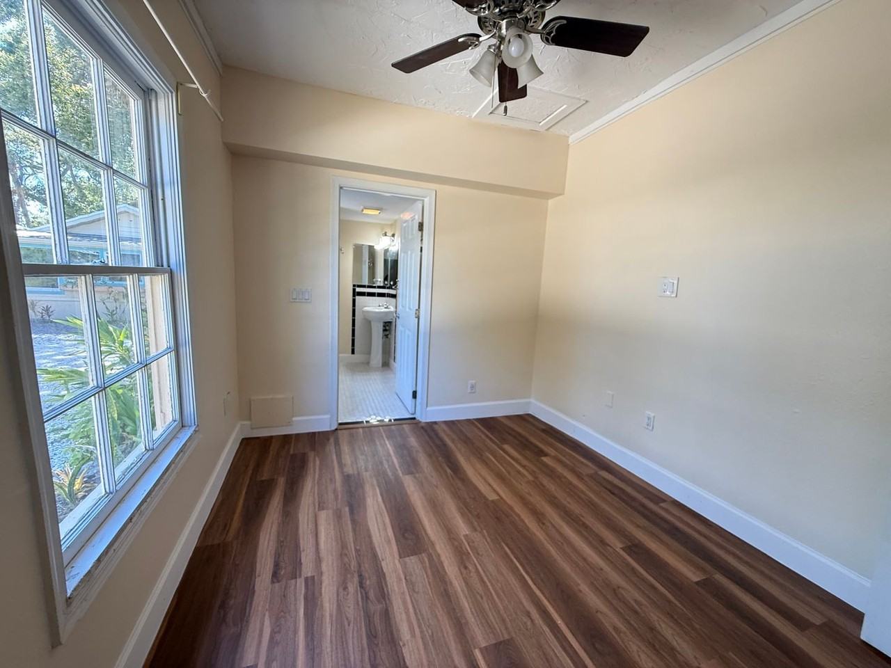 3817 Rilma Ave - Photo 6 of 22