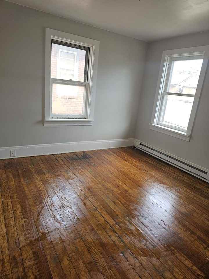 1720 Wayne St - Photo 4 of 7