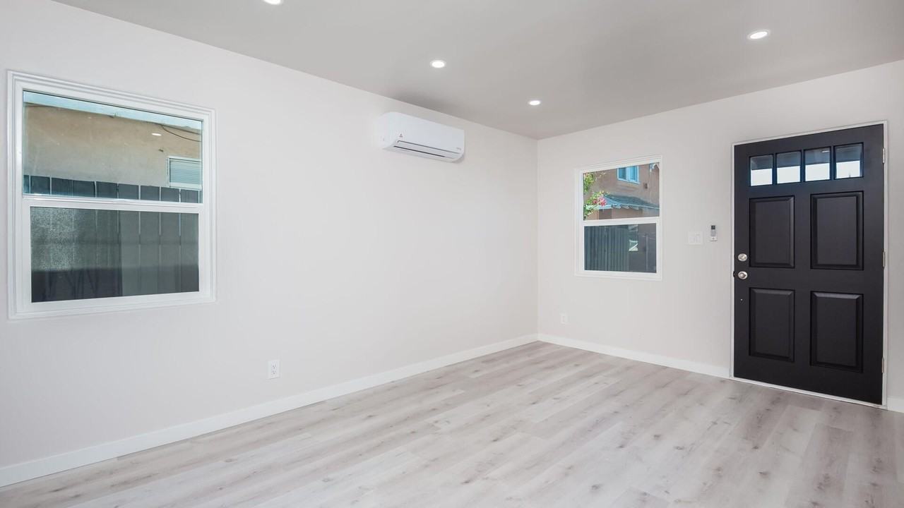114 E 5th St - Photo 3 of 12