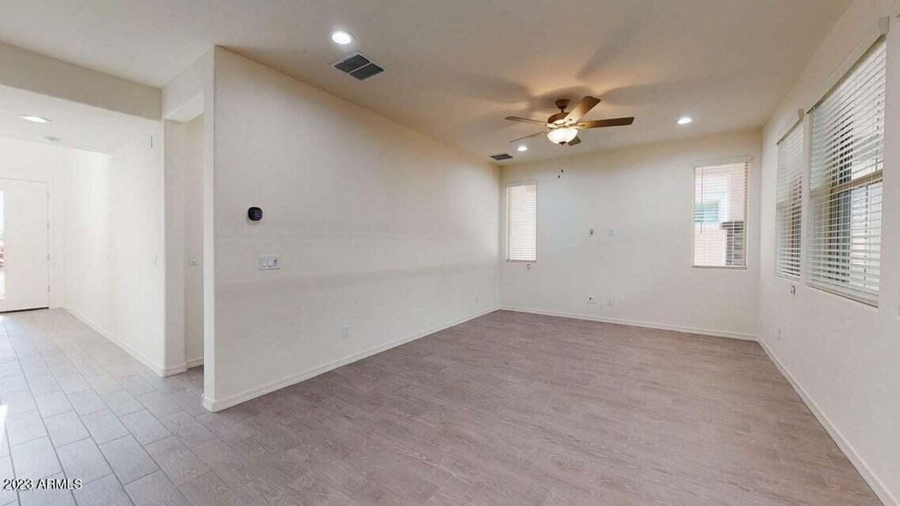 1107 S Vine St - Photo 4 of 50