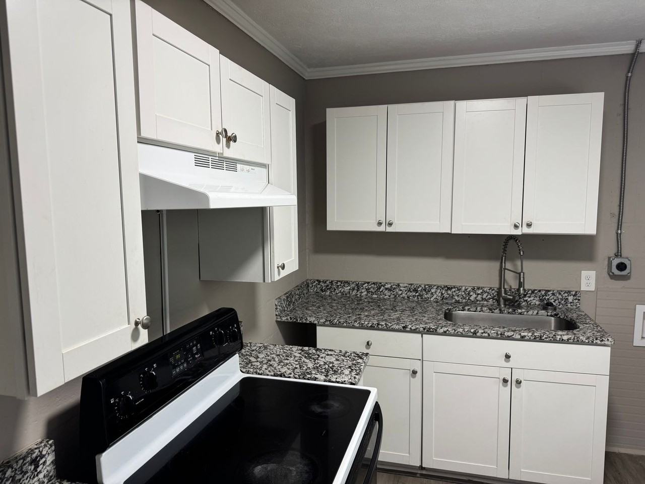 1325 Spellman Ave - Photo 6 of 11