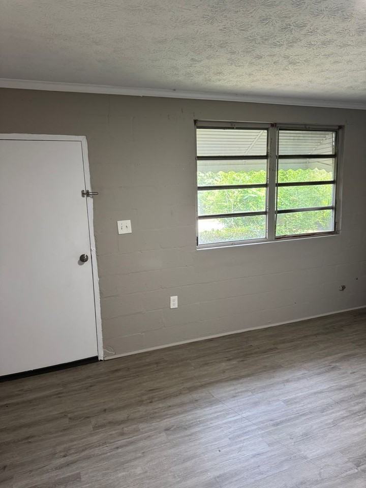 1325 Spellman Ave - Photo 7 of 11