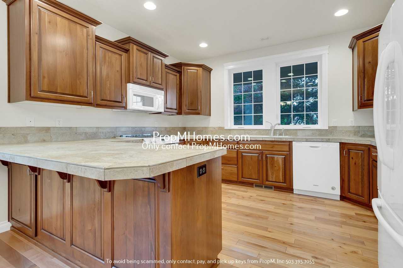 18683 Heskett Ct - Photo 6 of 25