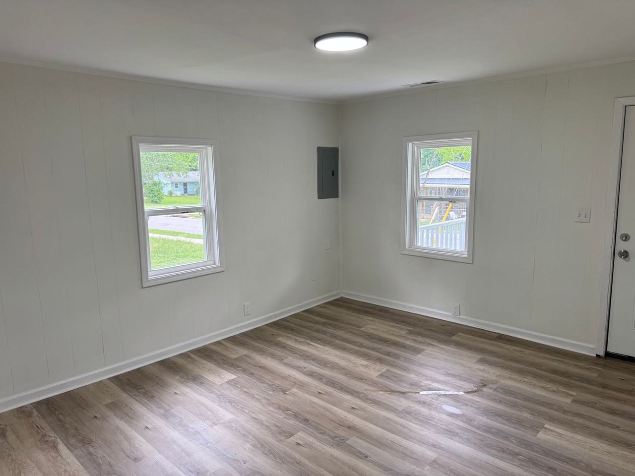 530 E Tinsley St - Photo 5 of 14