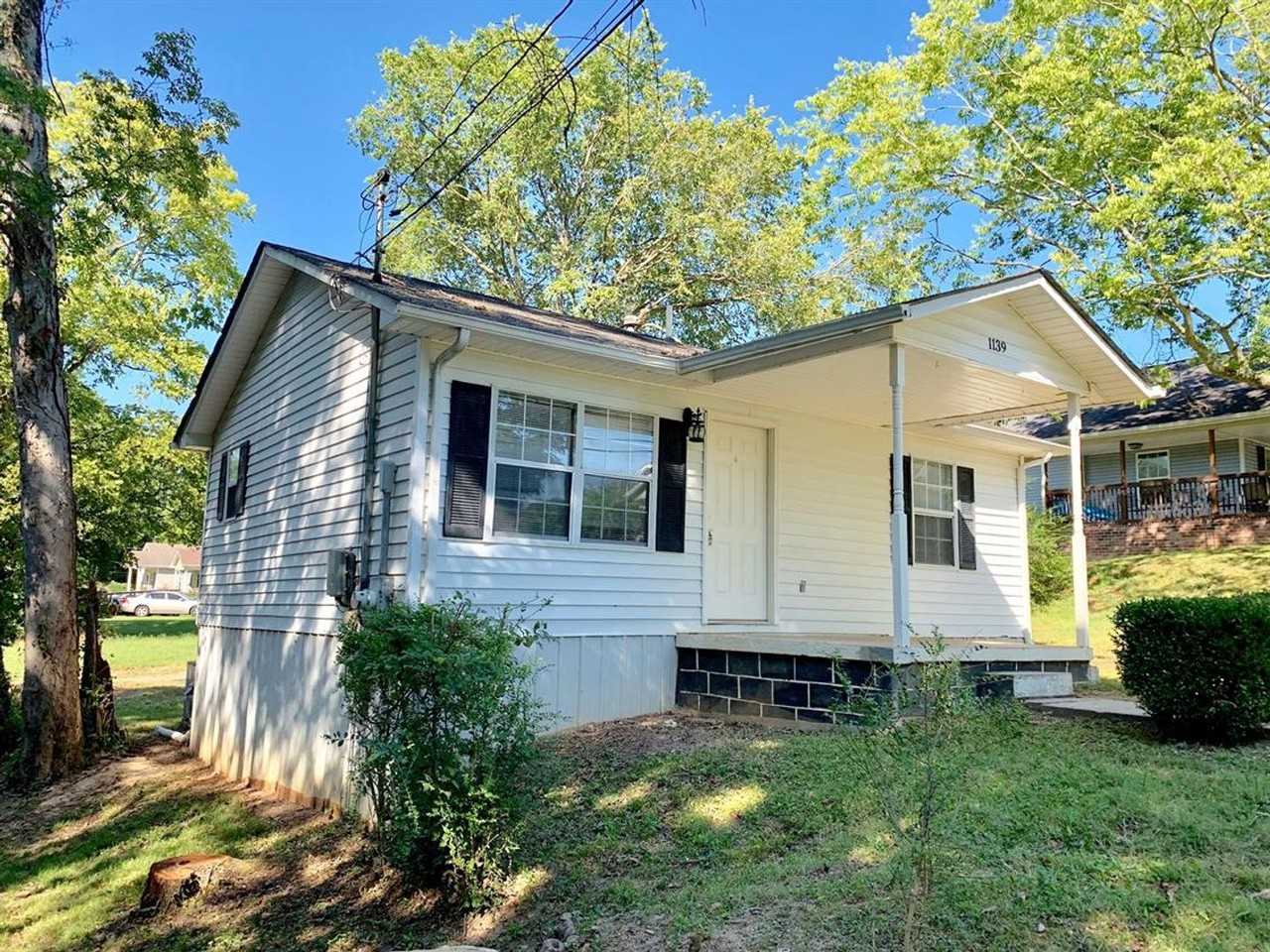 1139 Commerce St - Photo 2 of 13