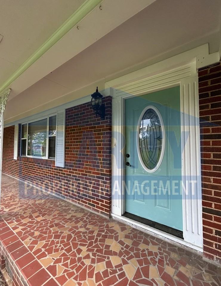 4035 N Ocoee St - Photo 2 of 23