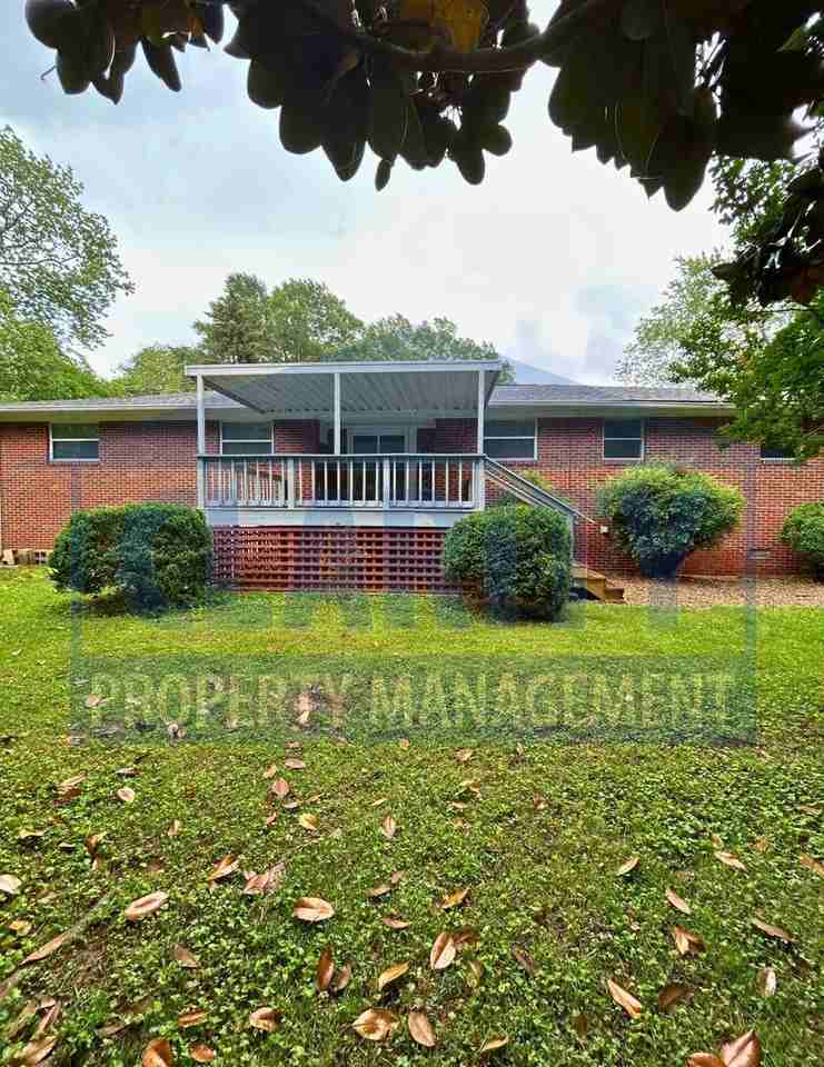 4035 N Ocoee St - Photo 3 of 23