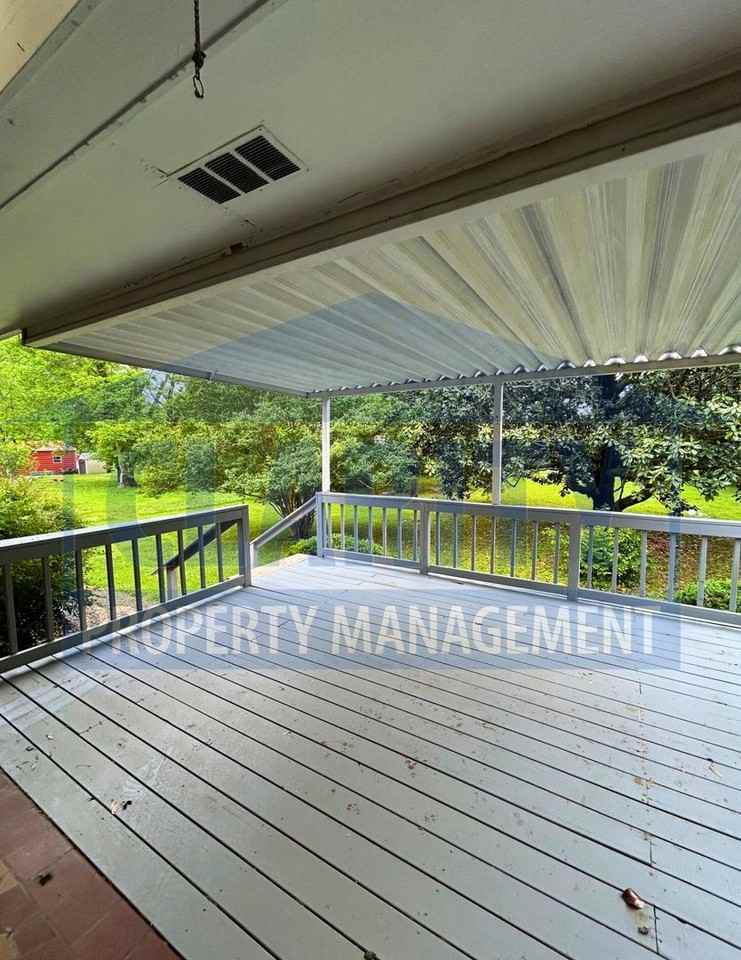 4035 N Ocoee St - Photo 4 of 23