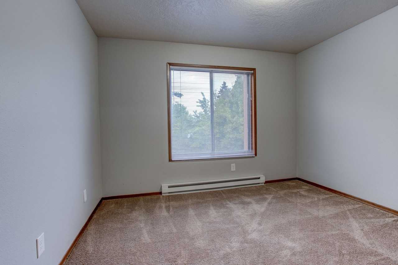 French Chateau Apartments - Photo 7 of 15