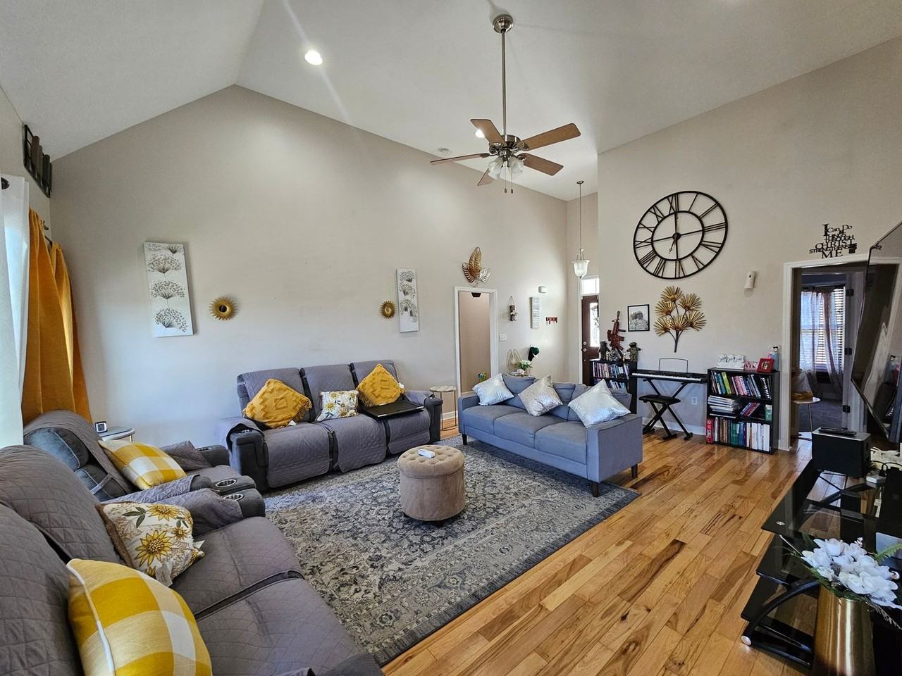 501 Impala Ct - Photo 3 of 29