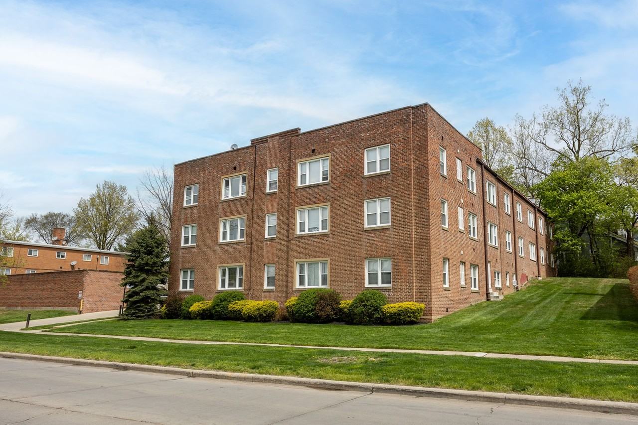 Meadowbrook Apartments - Photo 2 of 5