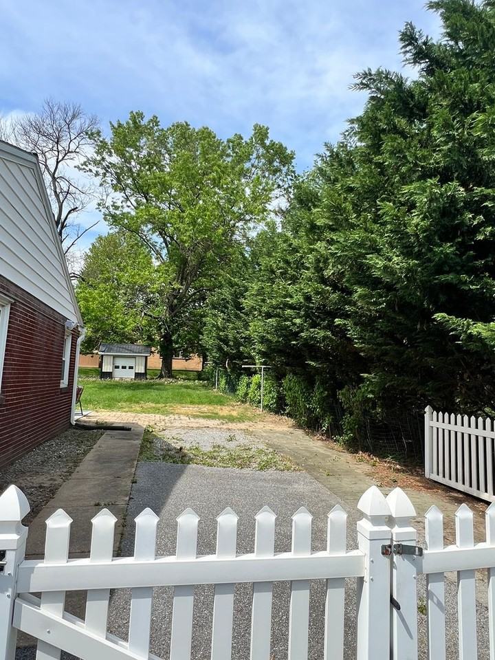 2399 New Holland Pike - Photo 7 of 27