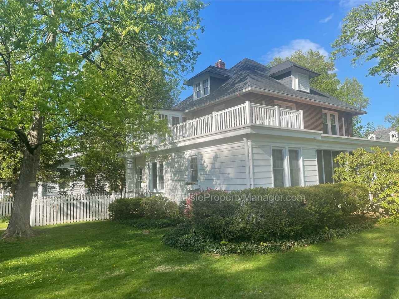 262 Conway St - Photo 2 of 5