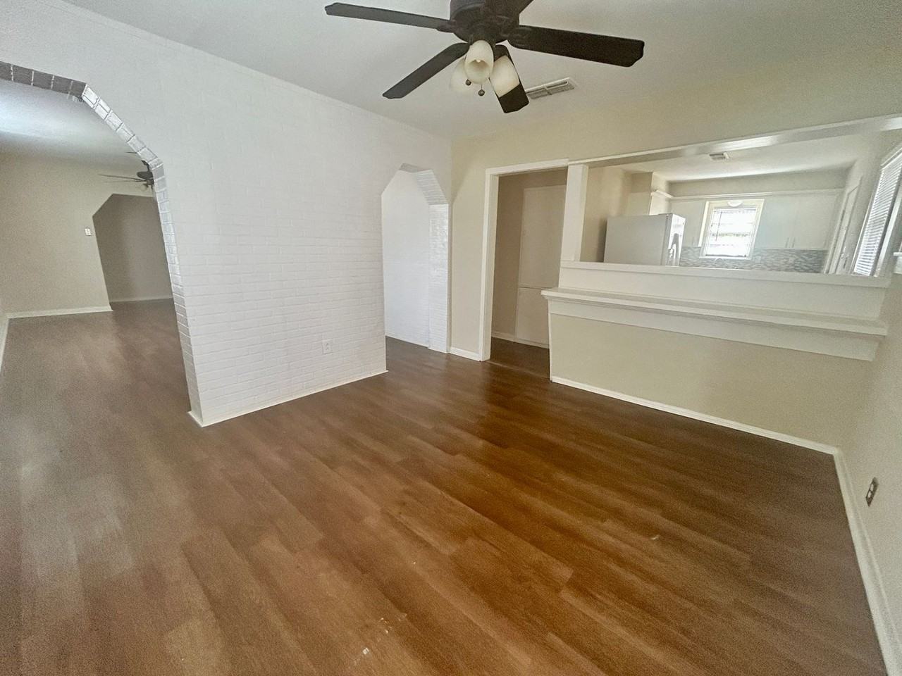 2113 Avenue P - Photo 2 of 10