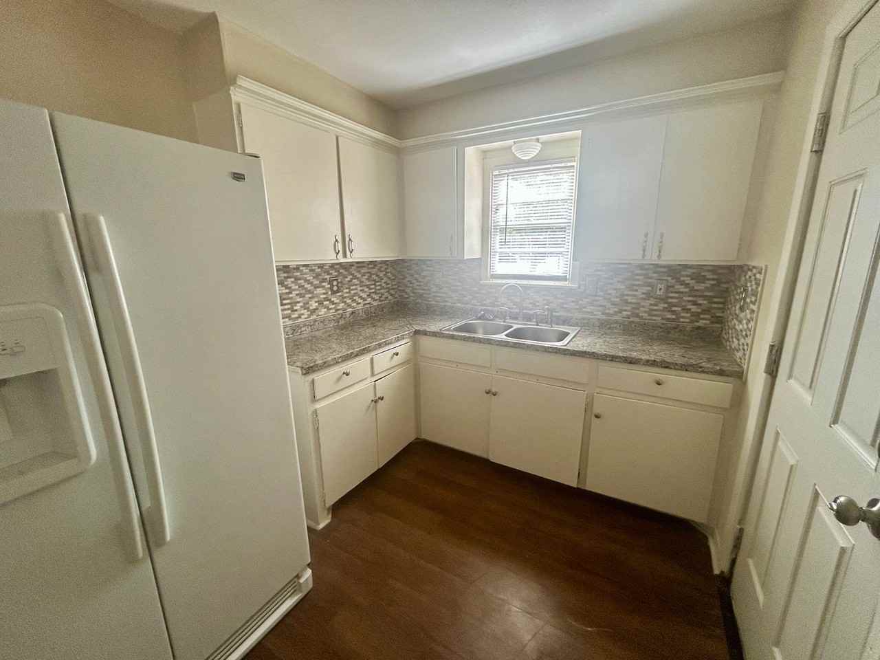 2113 Avenue P - Photo 3 of 10