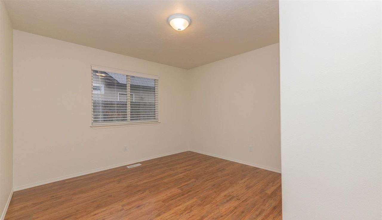 7034 E Canterbury Ln - Photo 5 of 26