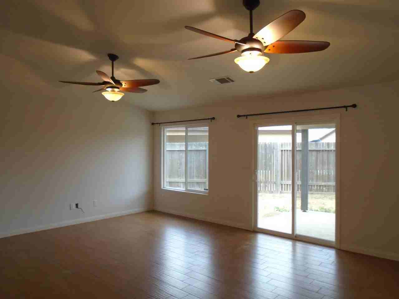 10311 Pinnacle Ct - Photo 3 of 18