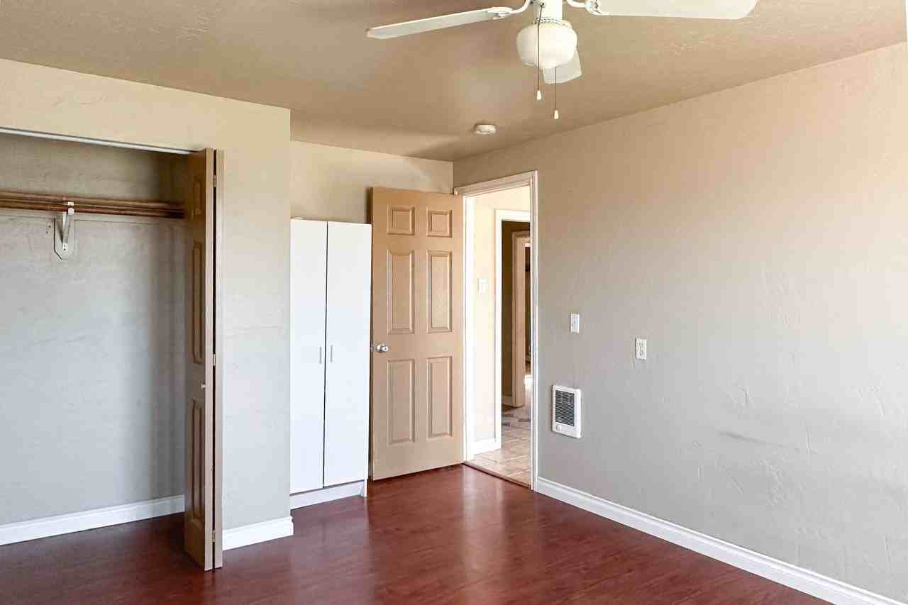 1003 N Viall Rd - Photo 3 of 19