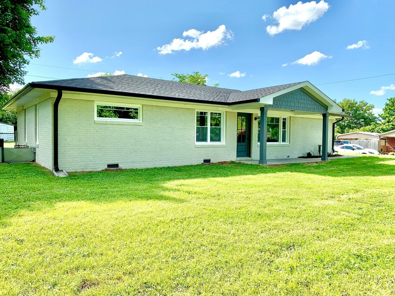 427 Wayne Dr - Photo 4 of 43
