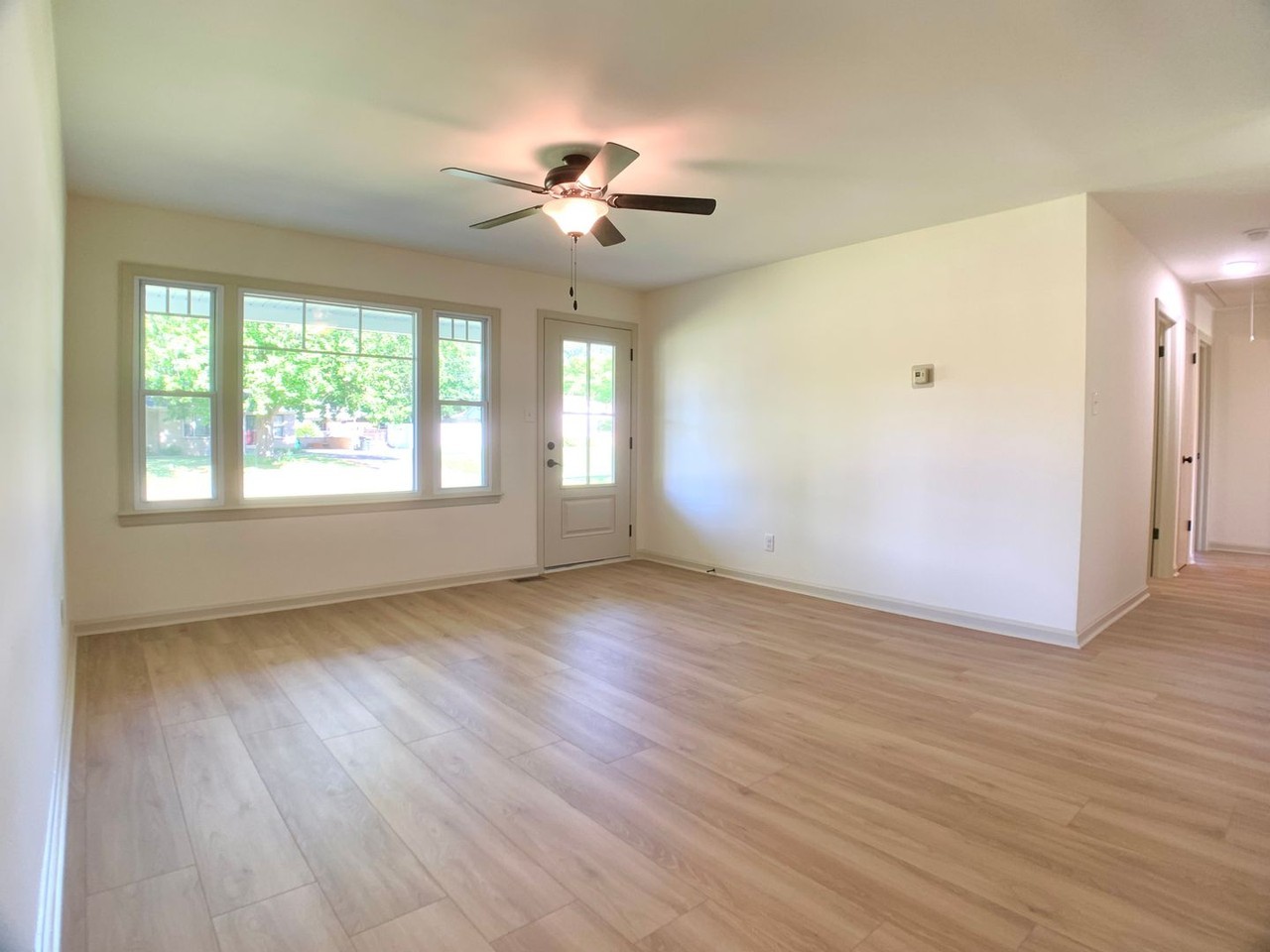 427 Wayne Dr - Photo 7 of 43