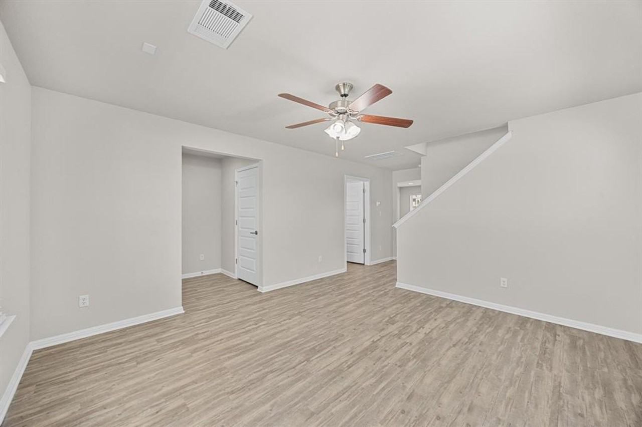 17917 Malnati Dr - Photo 4 of 25