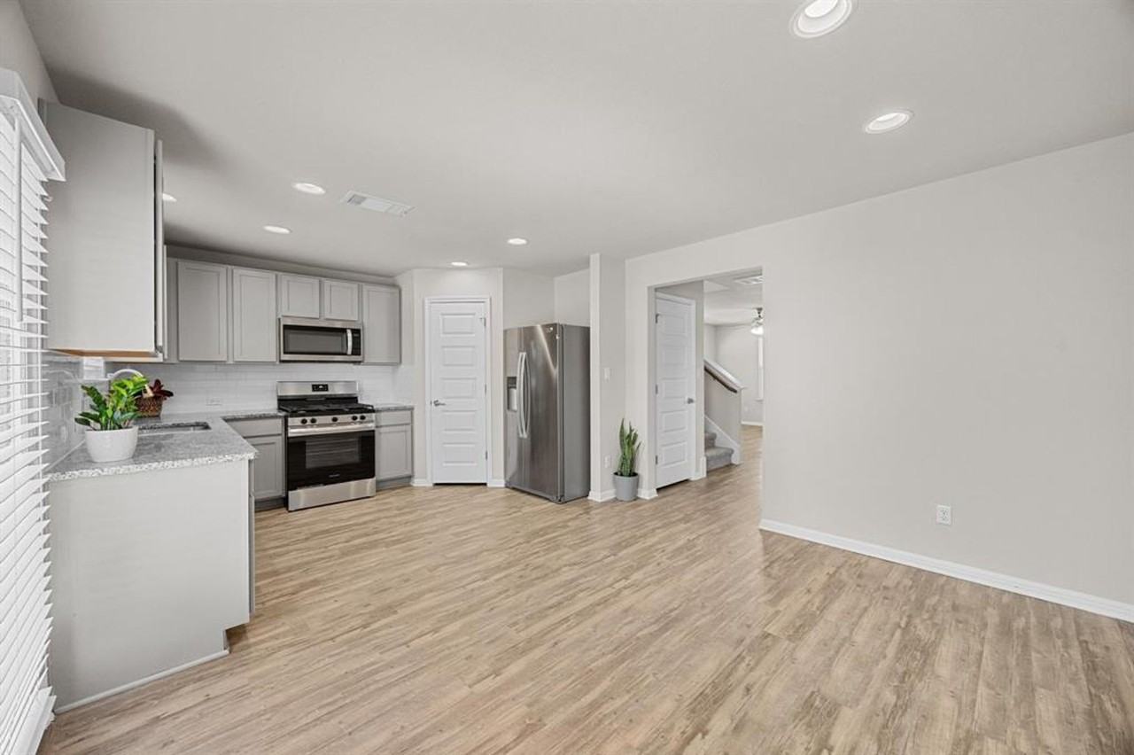 17917 Malnati Dr - Photo 7 of 25