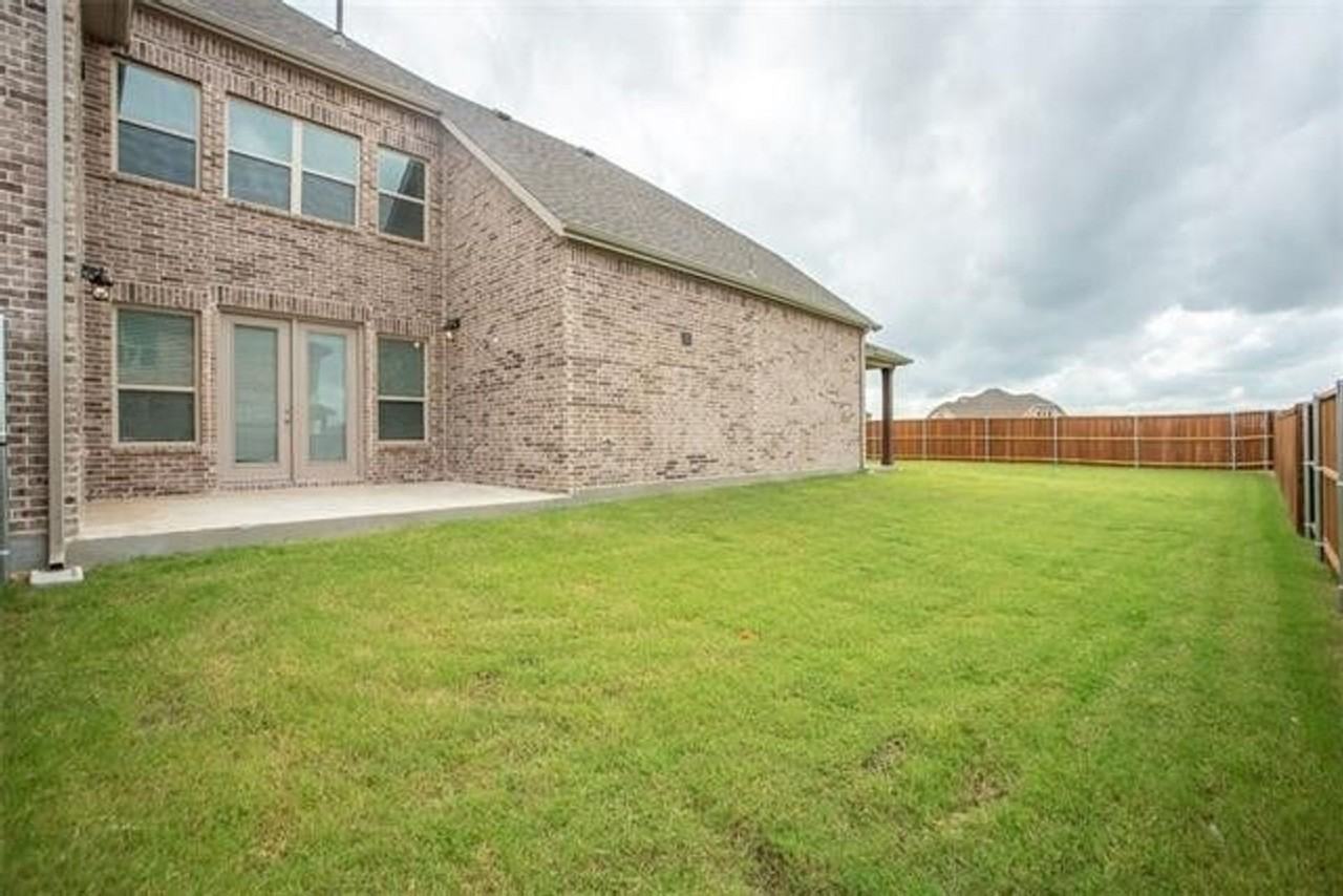 332 Ash Brook Ln - Photo 3 of 15