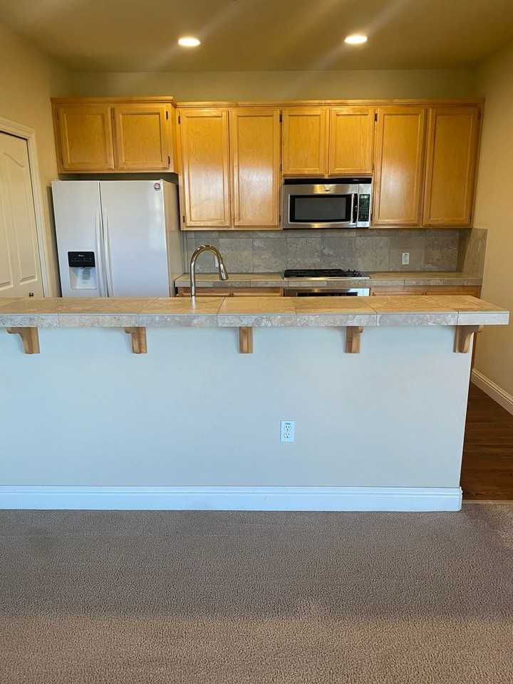 202 Johnson St - Photo 3 of 8