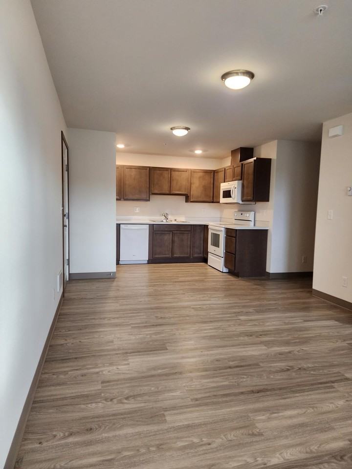 175 Pump Dr - Photo 3 of 9