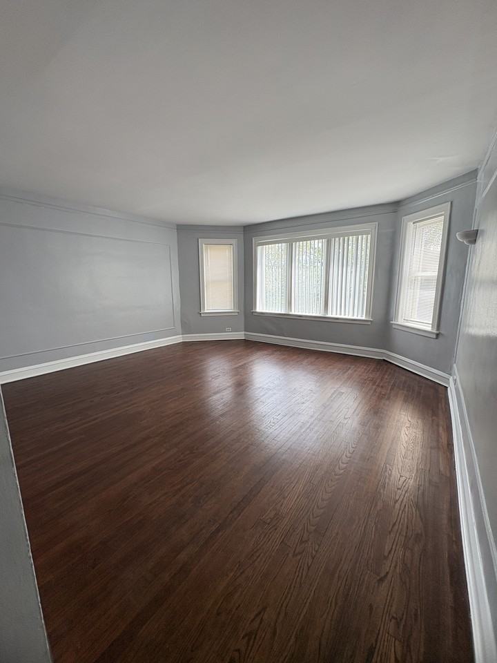 8346 South Marshfield Avenue #1N - Photo 2 of 7