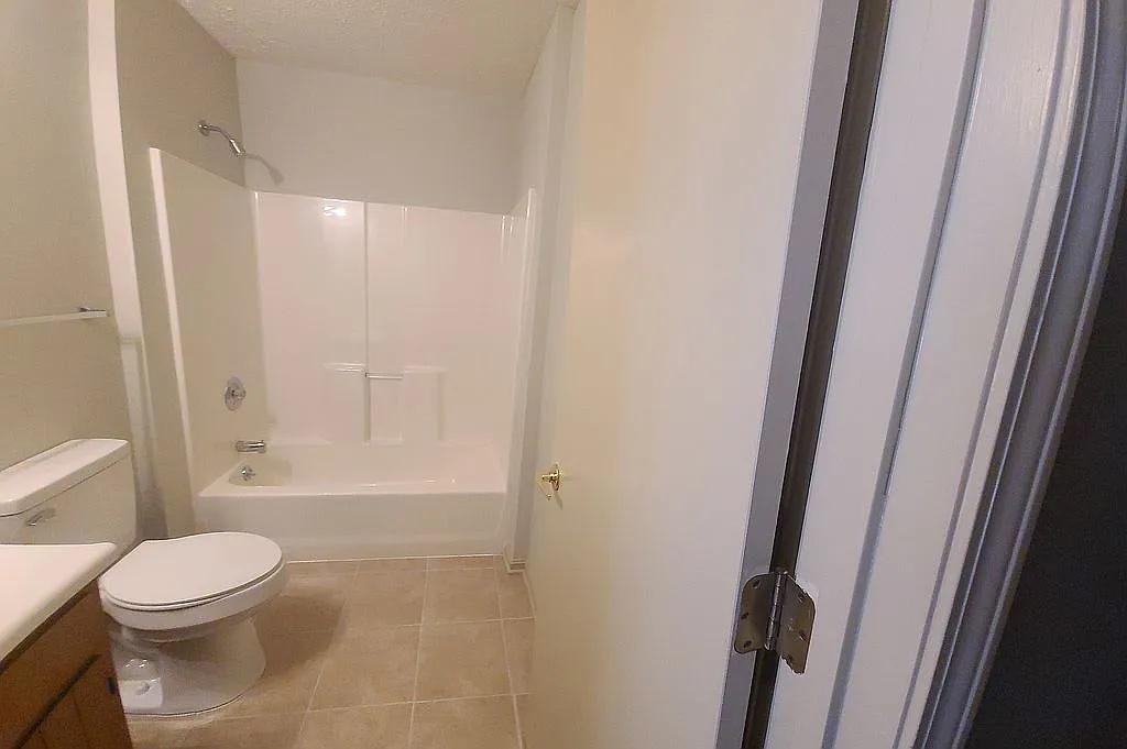 110 Melanie Ln Apt A - Photo 4 of 10