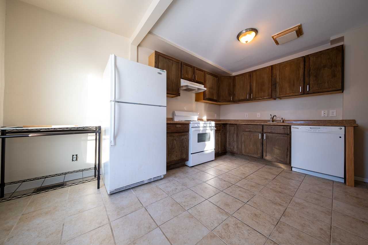 1097 Southeast 24th Avenue - Photo 2 of 27