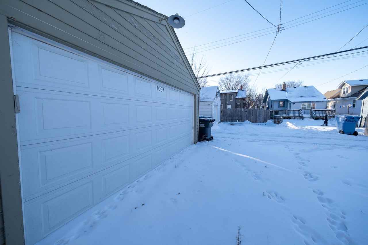 1097 24th Ave Se - Photo 2 of 27