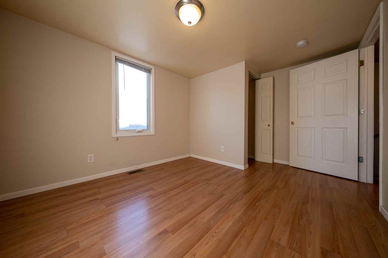 1097 Southeast 24th Avenue - Photo 5 of 27