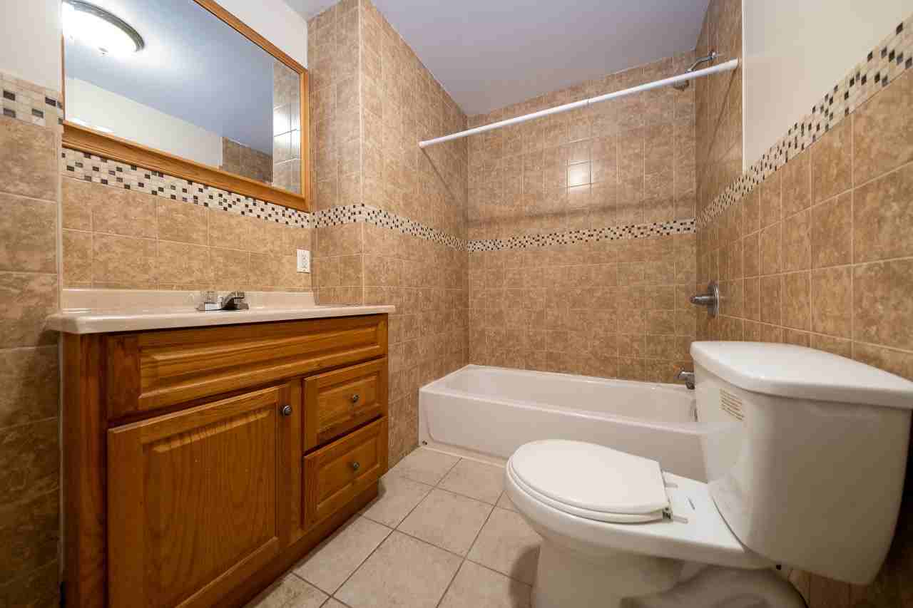 1097 Southeast 24th Avenue - Photo 7 of 27