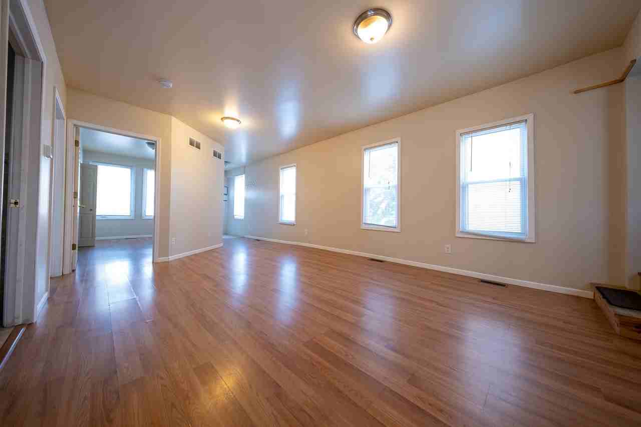 1097 24th Ave Se - Photo 7 of 27