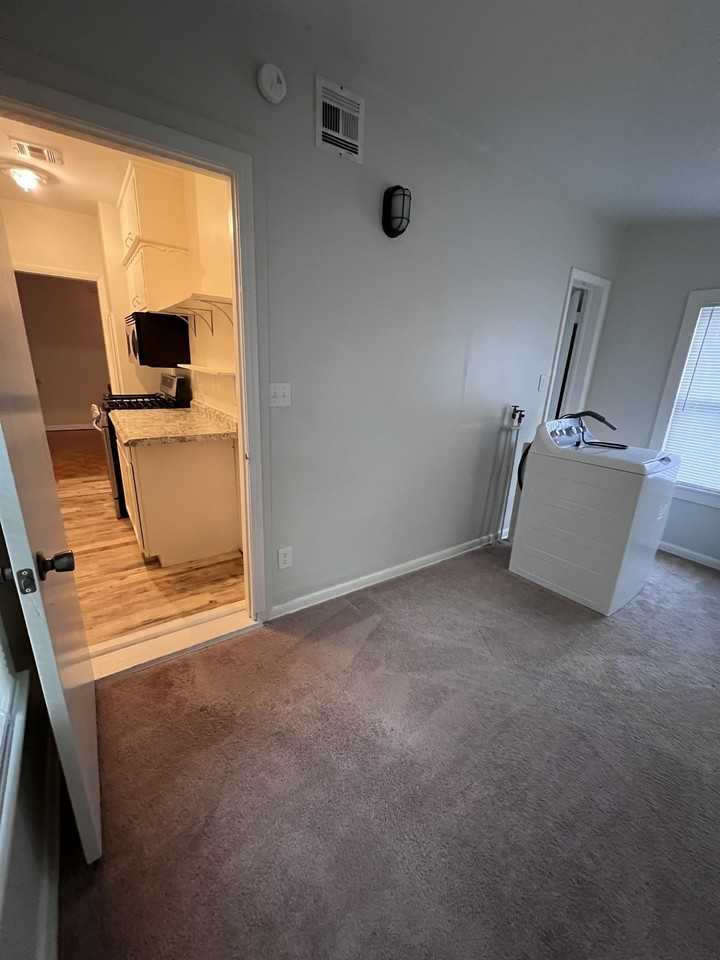 420 N Stewart Ave - Photo 3 of 17