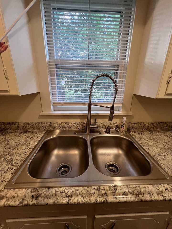 420 N Stewart Ave - Photo 2 of 17