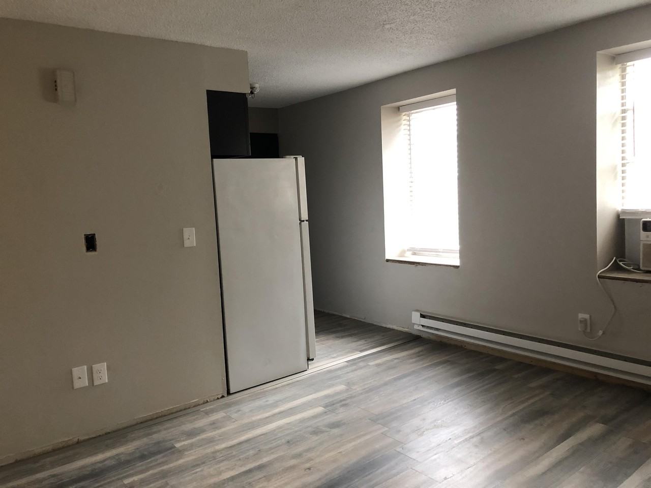426 Main St #B - Photo 7 of 19